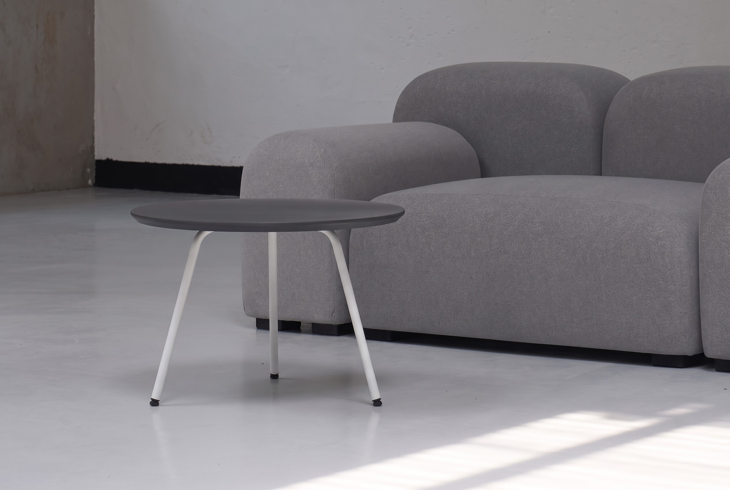 Tres Sofa Table